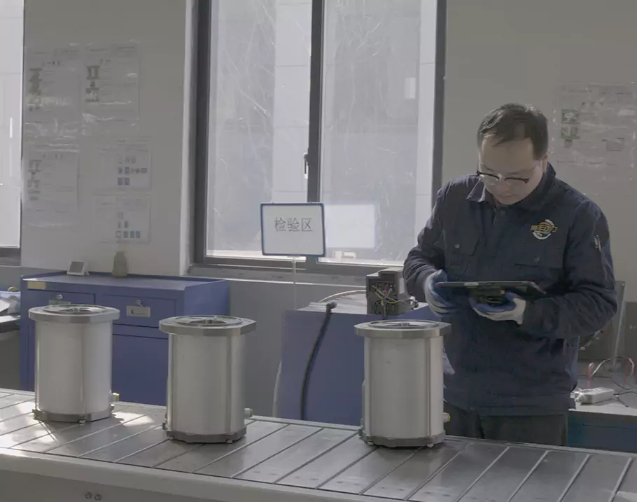 La principale force motrice qui mène l’ère de la haute efficacité et des économies d’énergie